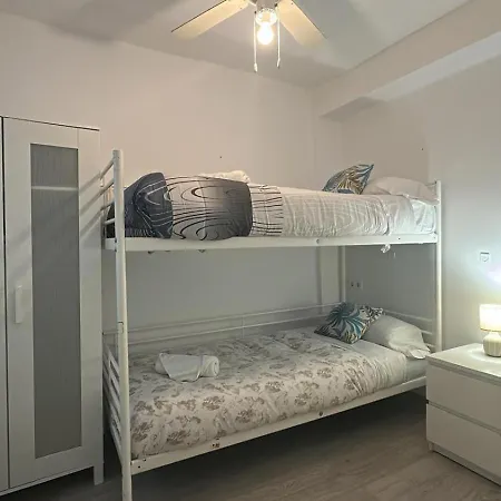 De Tres Habitaciones, Playa * Valencia